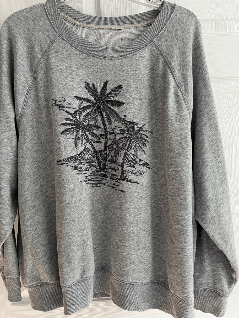 Women’s plus Gray Palm-Print Crewneck Sweatshirt - great condition